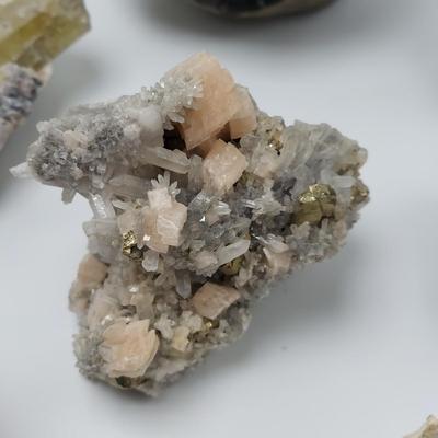 Cavansite, Heulandite, Fluorite & More (GB-BBL)