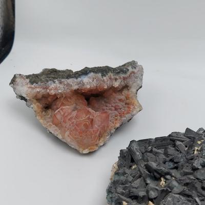 Cavansite, Heulandite, Fluorite & More (GB-BBL)