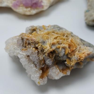 Cavansite, Heulandite, Fluorite & More (GB-BBL)