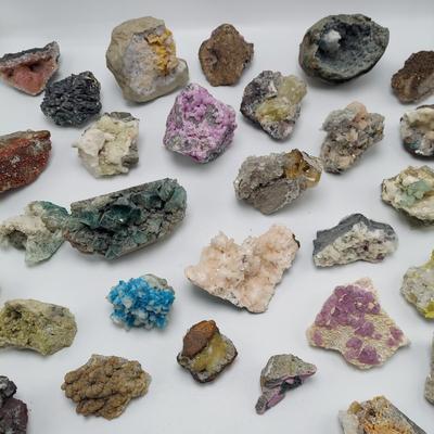 Cavansite, Heulandite, Fluorite & More (GB-BBL)