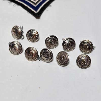 4 Military patches - Sargent, WW2 Air Force- with 26 Waterbury button Co. Collectible Uniform buttons & backs