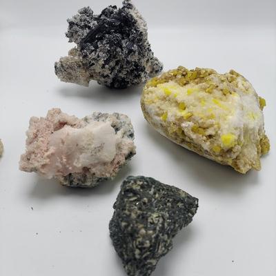 Stibnite, Calcite, Stilbite & More (GB-BBL)