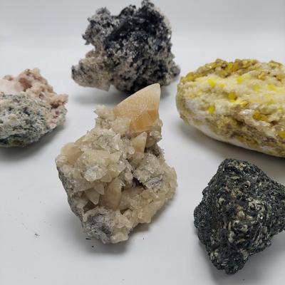 Stibnite, Calcite, Stilbite & More (GB-BBL)