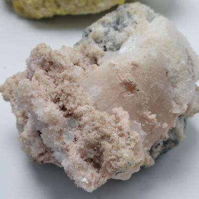 Stibnite, Calcite, Stilbite & More (GB-BBL)