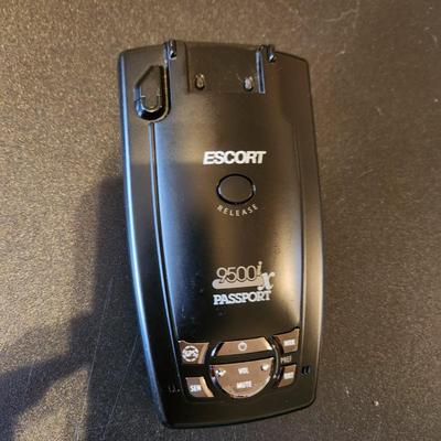 Escort 9500Ix Passport Radar Detector Powers up Audio Working