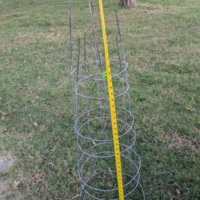 2 steel tomato plant cages 44 in  tall