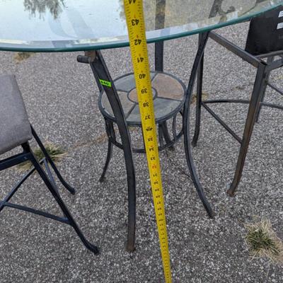 metal bistro Table with Glass top and 2 chairs
