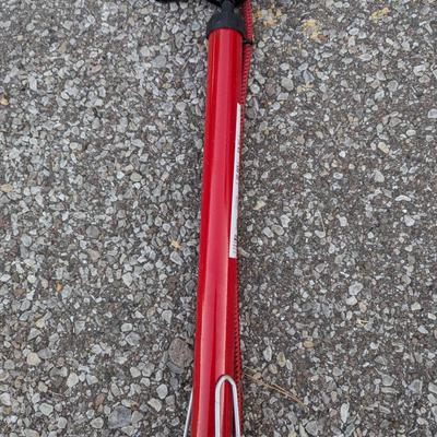 Hand pump