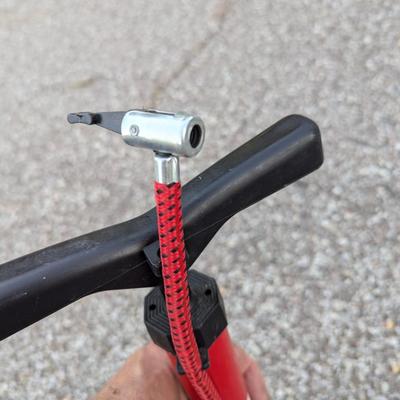 Hand pump