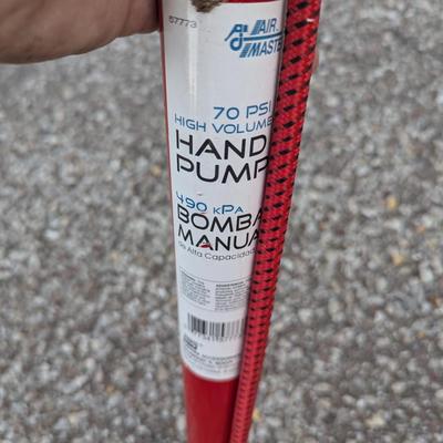 Hand pump