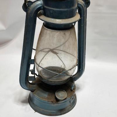 Kerosene Lanterns - Dietz USA New York No 2 - damaged bent top Made in China Blue with glass globes