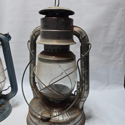 Kerosene Lanterns - Dietz USA New York No 2 - damaged bent top Made in China Blue with glass globes