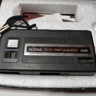 New old stock Kodak Instamatic camera 104 with Kodak Ektron electronic flash unit - Leather case