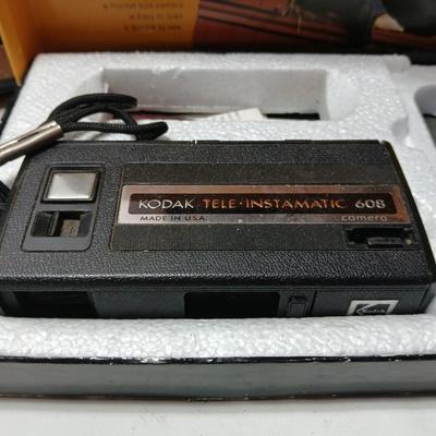 New old stock Kodak Instamatic camera 104 with Kodak Ektron electronic flash unit - Leather case