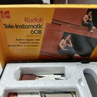 New old stock Kodak Instamatic camera 104 with Kodak Ektron electronic flash unit - Leather case
