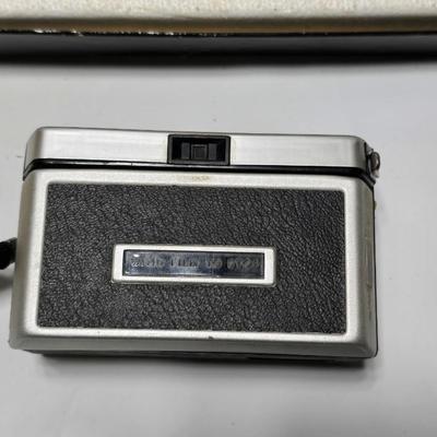 New old stock Kodak Instamatic camera 104 with Kodak Ektron electronic flash unit - Leather case