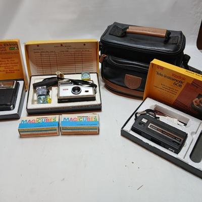 New old stock Kodak Instamatic camera 104 with Kodak Ektron electronic flash unit - Leather case