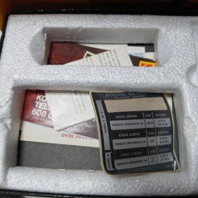 New old stock Kodak Instamatic camera 104 with Kodak Ektron electronic flash unit - Leather case