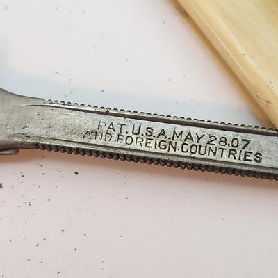 Lot of Vintage Straight Razors & Kriss Kross Stropper , Kobar Copper King Blue Steel, George Wostenholm,Eisemann's ,