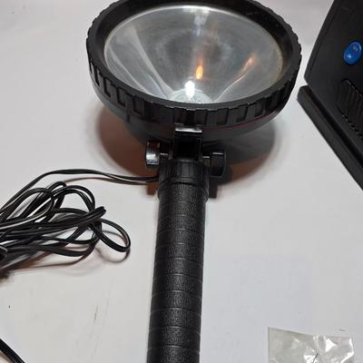 Working Automotive - cigarette lighter outlet - Spot light and mini air compressor with ball needle
