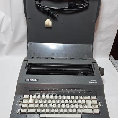 Electric easy carry Smith Corona typewriter DeVille 110 with Spell Right 1 Dictionary