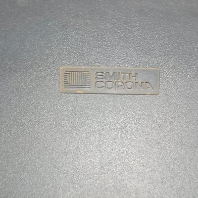 Electric easy carry Smith Corona typewriter DeVille 110 with Spell Right 1 Dictionary