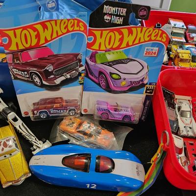 Sale Photo Thumbnail #144: Huge Vintage Hot Wheel Cars the movie & much more. Will receive the carrying cases as well as all other items pictured as is.