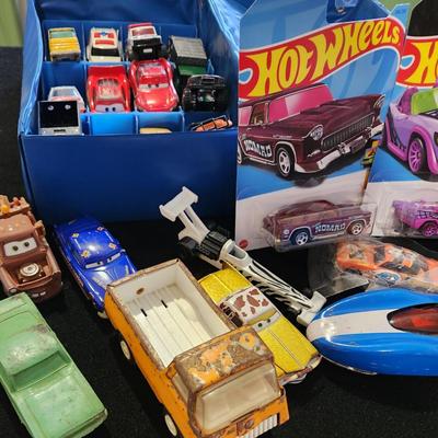 Sale Photo Thumbnail #142: Huge Vintage Hot Wheel Cars the movie & much more. Will receive the carrying cases as well as all other items pictured as is.