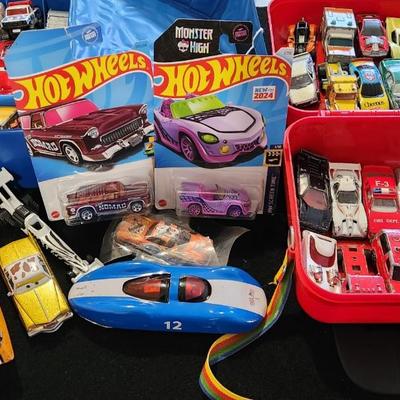 Sale Photo Thumbnail #140: Huge Vintage Hot Wheel Cars the movie & much more. Will receive the carrying cases as well as all other items pictured as is.