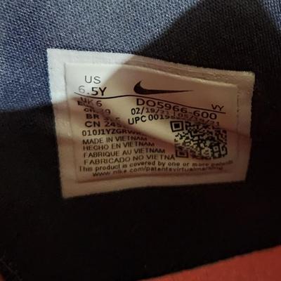 Sale Photo Thumbnail #248: Huge Shoe Basketball Retro Lot Adidas Nike Vans & others

Shoe sizes are within pictures.
Will receive all items pictured as is.
