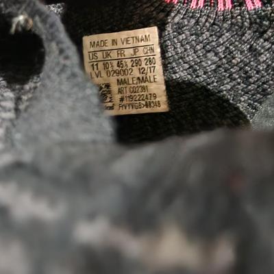 Sale Photo Thumbnail #245: Huge Shoe Basketball Retro Lot Adidas Nike Vans & others

Shoe sizes are within pictures.
Will receive all items pictured as is.