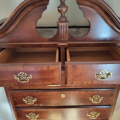 LOT 31: Vintage 9-Drawer Chippendale Style High Chest Dresser