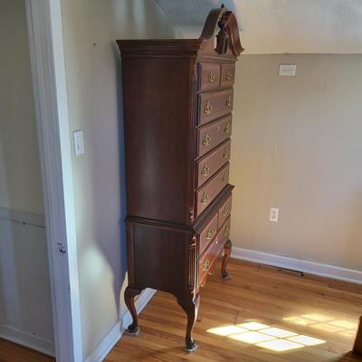 LOT 31: Vintage 9-Drawer Chippendale Style High Chest Dresser