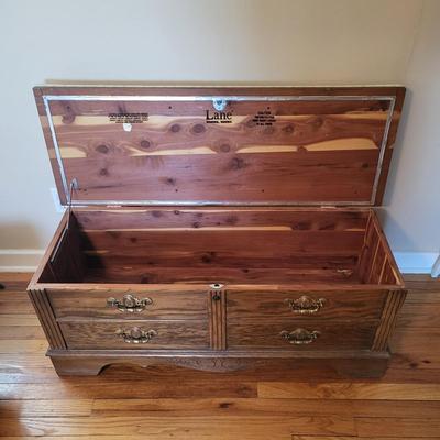 LOT 34: Vintage Lane Cushion-Top Cedar Wood Hope Chest