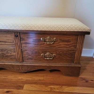 LOT 34: Vintage Lane Cushion-Top Cedar Wood Hope Chest