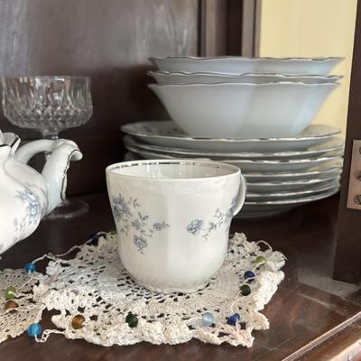 LOT 82: Vintage Johann Haviland Bavaria, Germany China "Blue Garland" & Crystal Stemware
