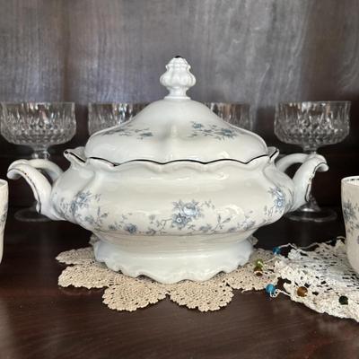 LOT 82: Vintage Johann Haviland Bavaria, Germany China "Blue Garland" & Crystal Stemware