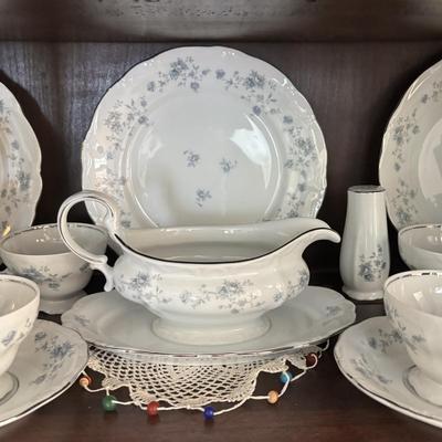 LOT 82: Vintage Johann Haviland Bavaria, Germany China "Blue Garland" & Crystal Stemware