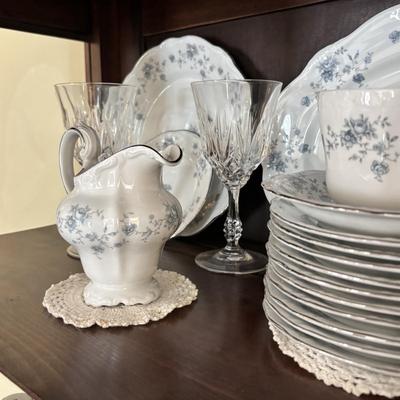 LOT 82: Vintage Johann Haviland Bavaria, Germany China "Blue Garland" & Crystal Stemware