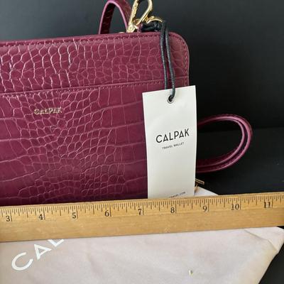 LOT 88: Cal Pak Traveling Wallet New w/Tags