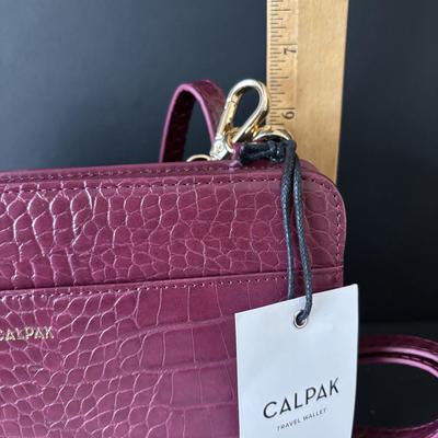 LOT 88: Cal Pak Traveling Wallet New w/Tags