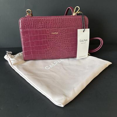 LOT 88: Cal Pak Traveling Wallet New w/Tags