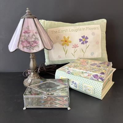 LOT 94: Accent Lamp w/Stained Glass Shade, Stained Glass Trinket Box and More