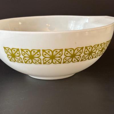 LOT 98: Vintage Pyrex Cinderella Nesting Bowls: Autumn Floral Verde