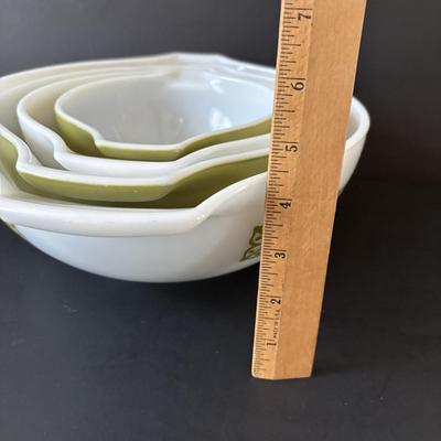 LOT 98: Vintage Pyrex Cinderella Nesting Bowls: Autumn Floral Verde