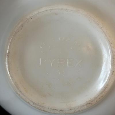 LOT 98: Vintage Pyrex Cinderella Nesting Bowls: Autumn Floral Verde