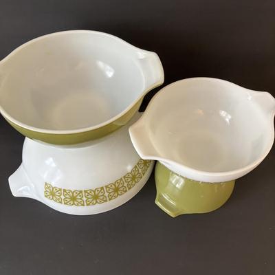 LOT 98: Vintage Pyrex Cinderella Nesting Bowls: Autumn Floral Verde