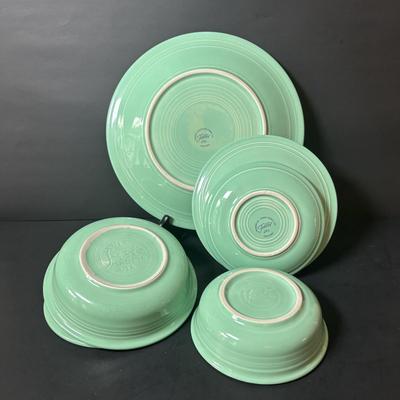 LOT 103: Collection Green Pink Blue Aqua of Fiesta Ware: 21pcs