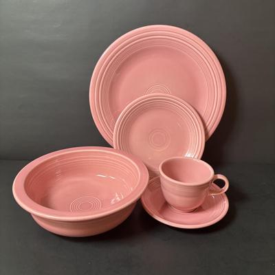LOT 103: Collection Green Pink Blue Aqua of Fiesta Ware: 21pcs