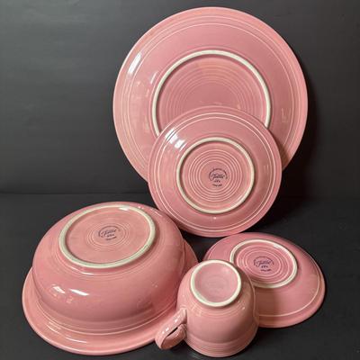 LOT 103: Collection Green Pink Blue Aqua of Fiesta Ware: 21pcs